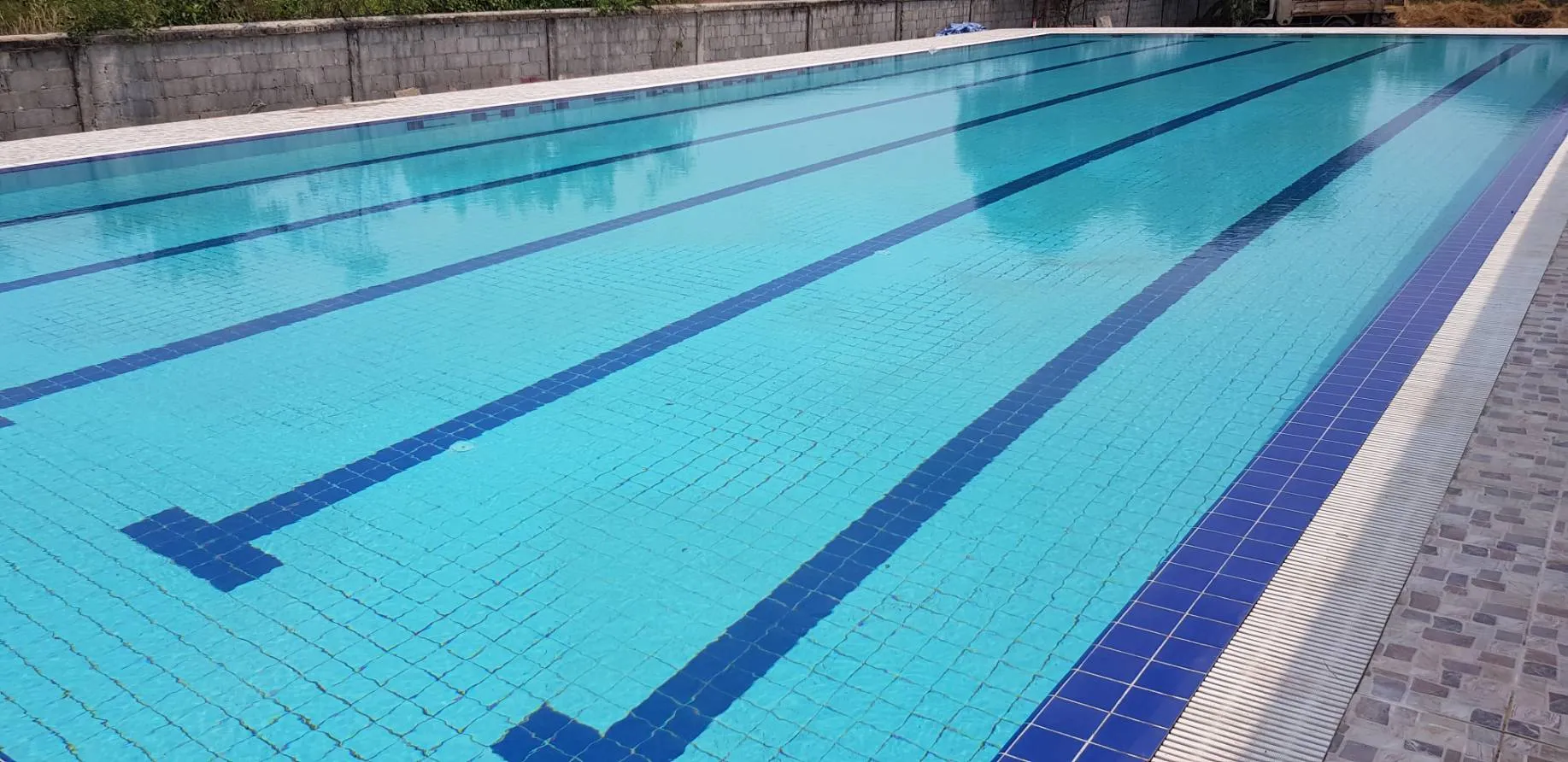 Tcp pool บริษัทรับออกแบบ สร้างสระว่ายน้ำคอนกรีต ให้เข้ากับตัวบ้าน 