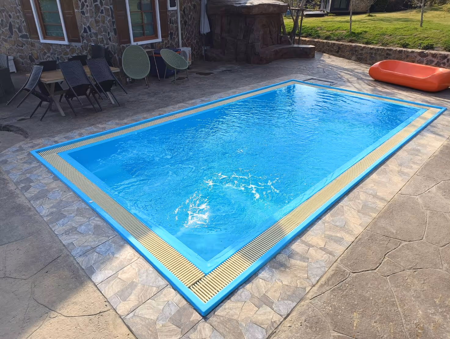 TCPPOOL เป็นบริษัท รับติดตั้งสระว่ายน้ำไฟเบอร์กลาส ครบวงจร