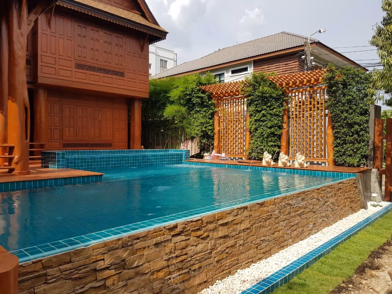 Tcp pool รับสร้างสระว่ายน้ำคอนกรีต