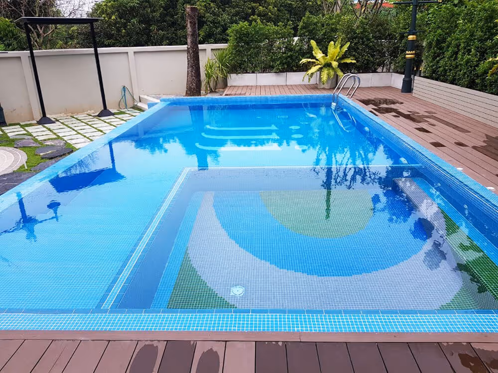 Tcp pool รับสร้างสระว่ายน้ำคอนกรีต บ้านคุณนุช​