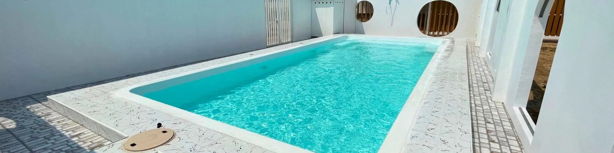 วิธีป้องกันและแก้ปัญหาตะไคร่น้ำในสระว่ายน้ำ